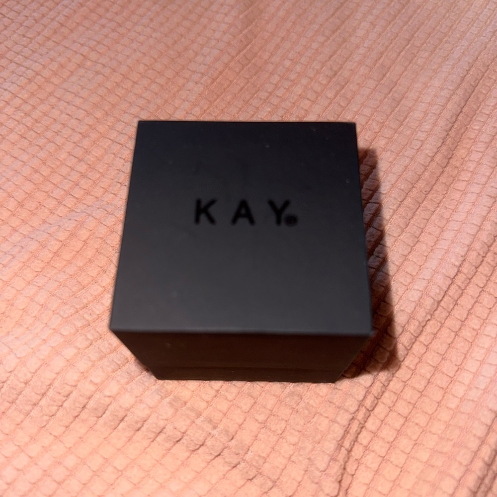 Kay Jewelers ring - Picture 3 of 6